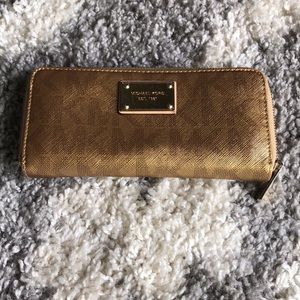 Michael kors wallet